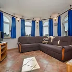 Hilde Blue-3 By Interhome מדולין